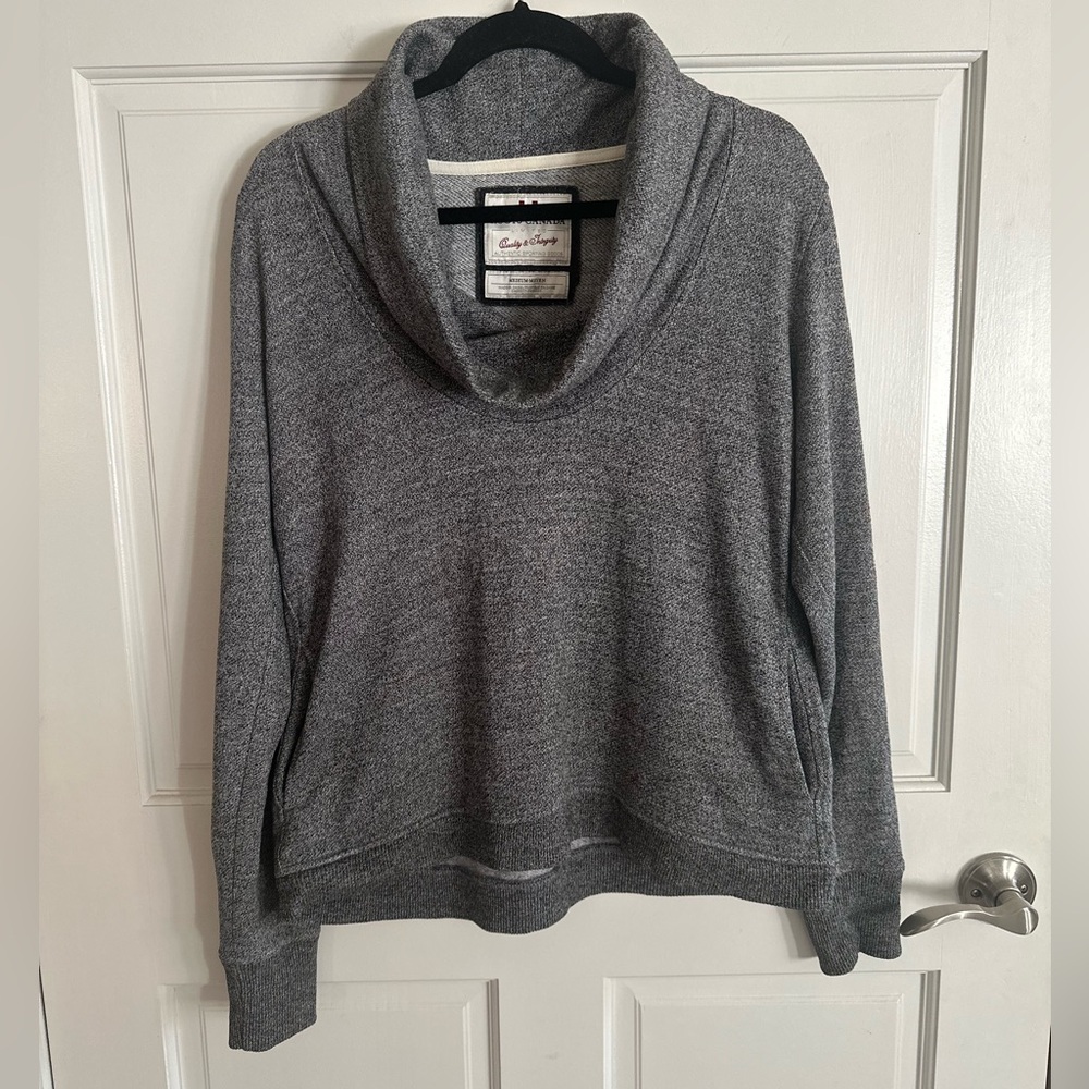 Roots Canada grey black Cowl Neck Sweater pockets medium chest 40” L 26”